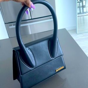 Black Jacquemus purse